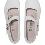 White shoes,front view