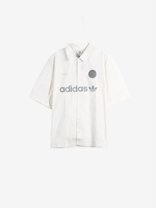 White shirt, front view