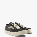 Black shoes, front view