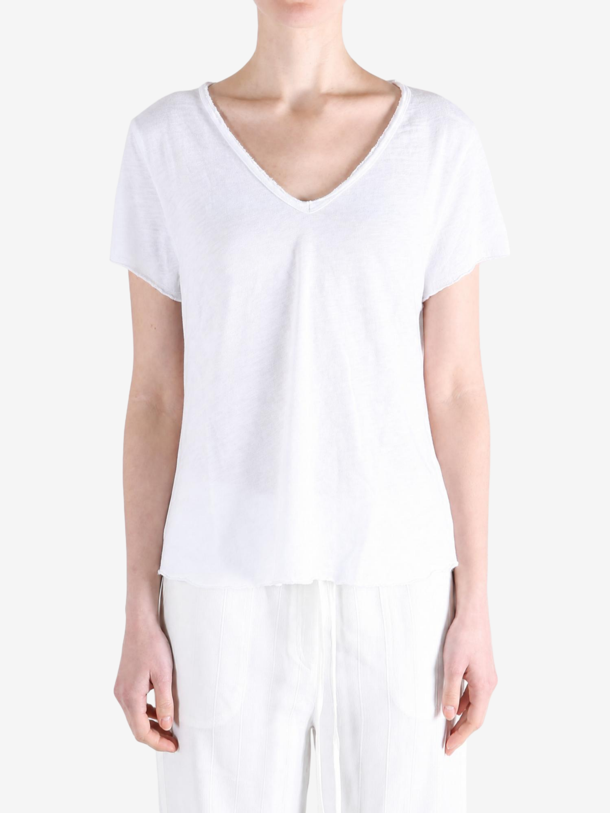 White t-shirt, full body view