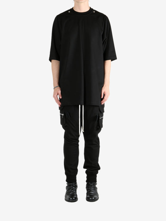 Black shirt,full body view