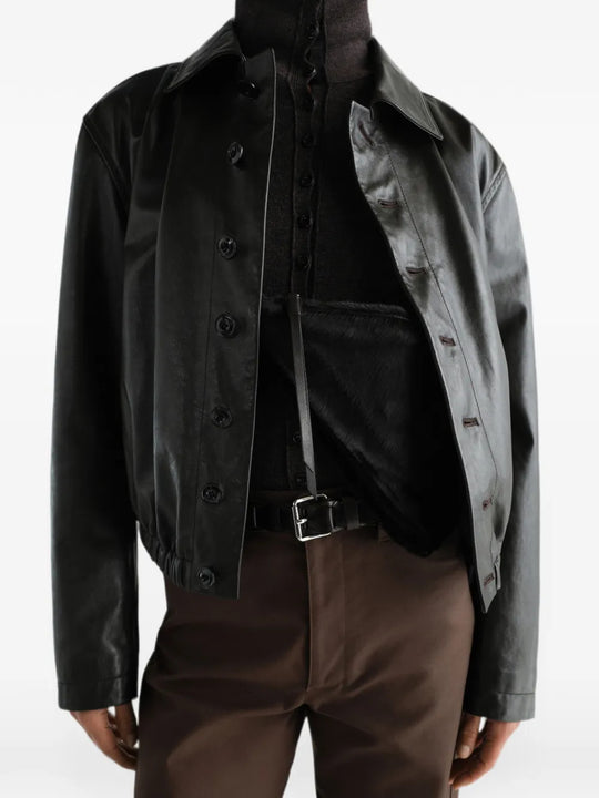Black bag worn by a person, showing the bag fit