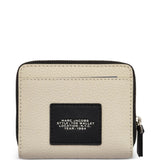 Grey accessories, front view