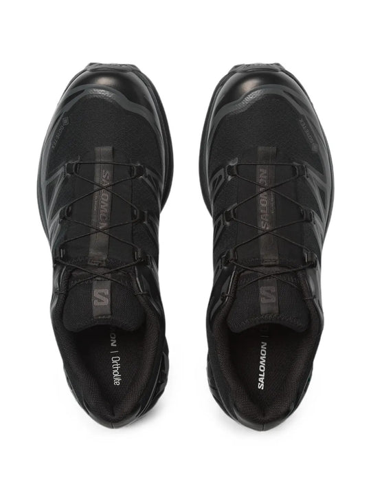 Black shoes, front view