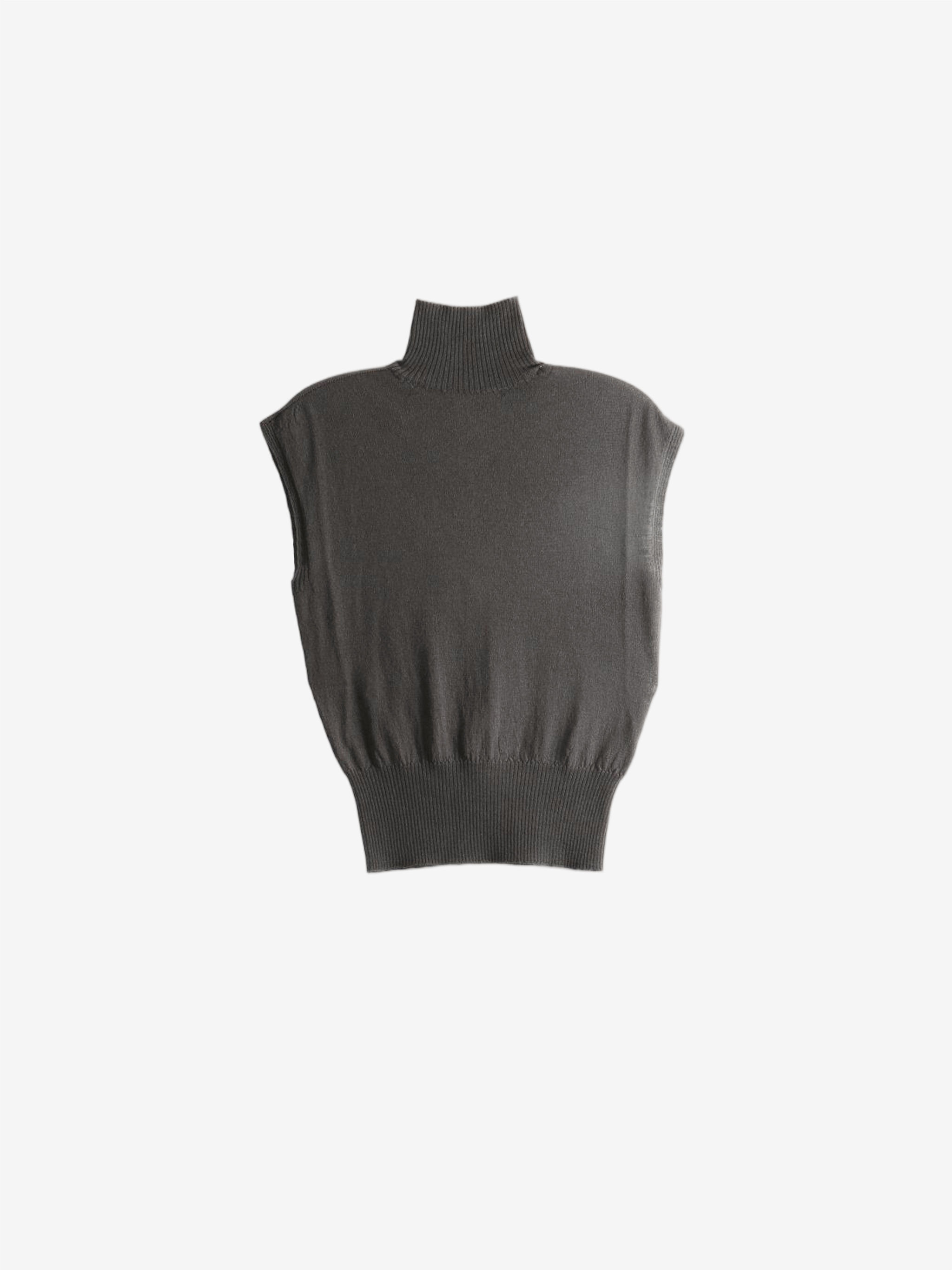 Brown top, back view