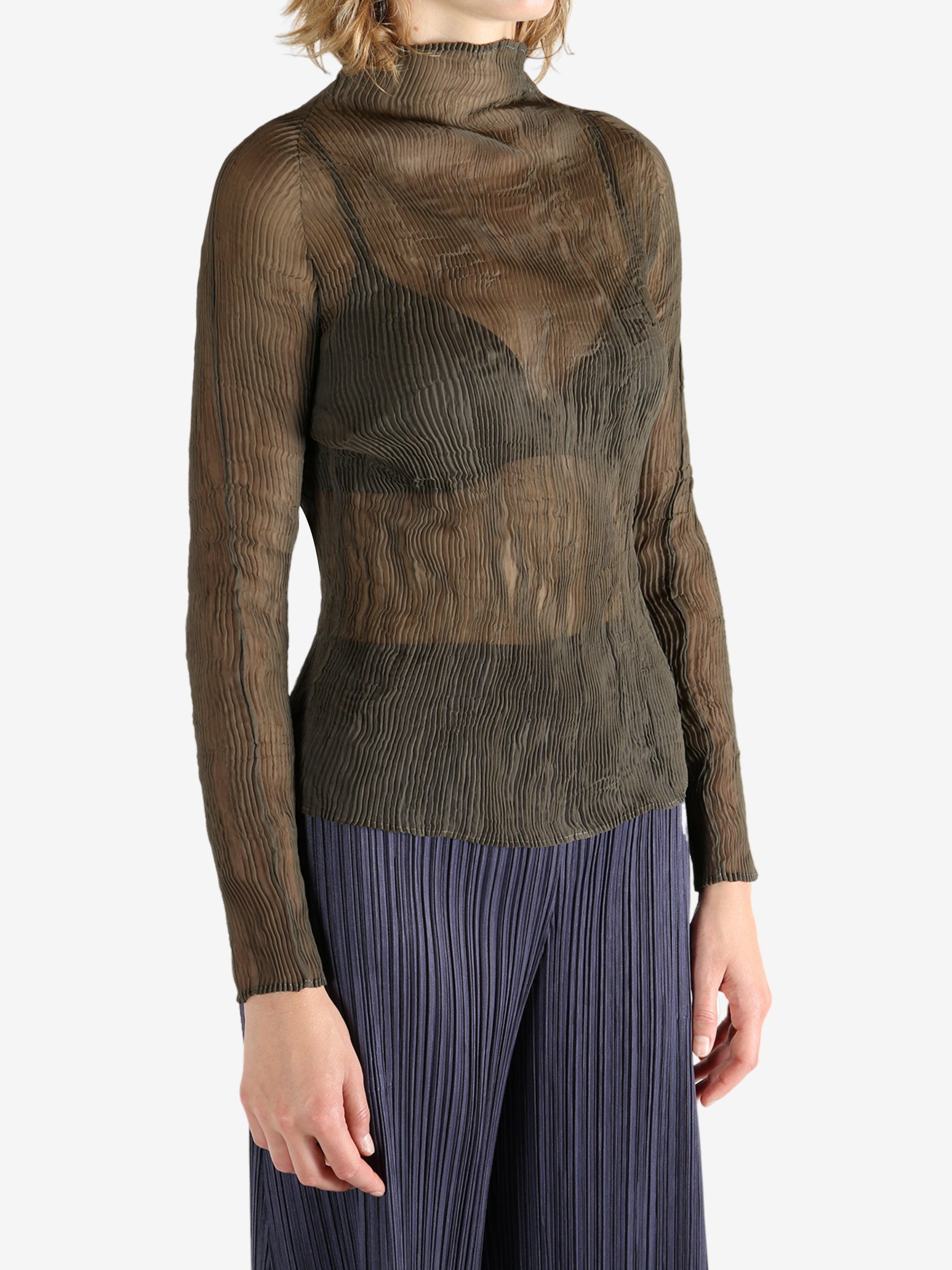 ISSEY MIYAKE CHIFFON TWIST 1 ダークブラウン CHIFFON TWIST 1 Top Dark Brown – The official ISSEY MIYAKE