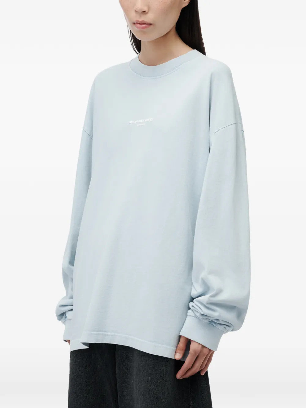 Blue t-shirt, full body view