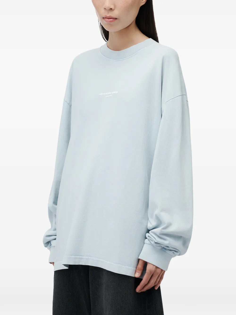 Blue t-shirt, full body view
