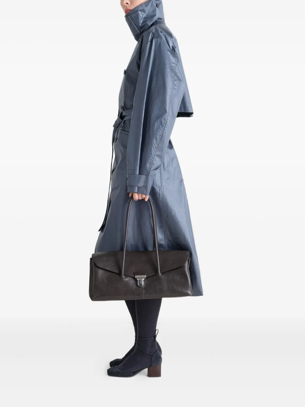 Black bag worn by a person, showing the bag's fit