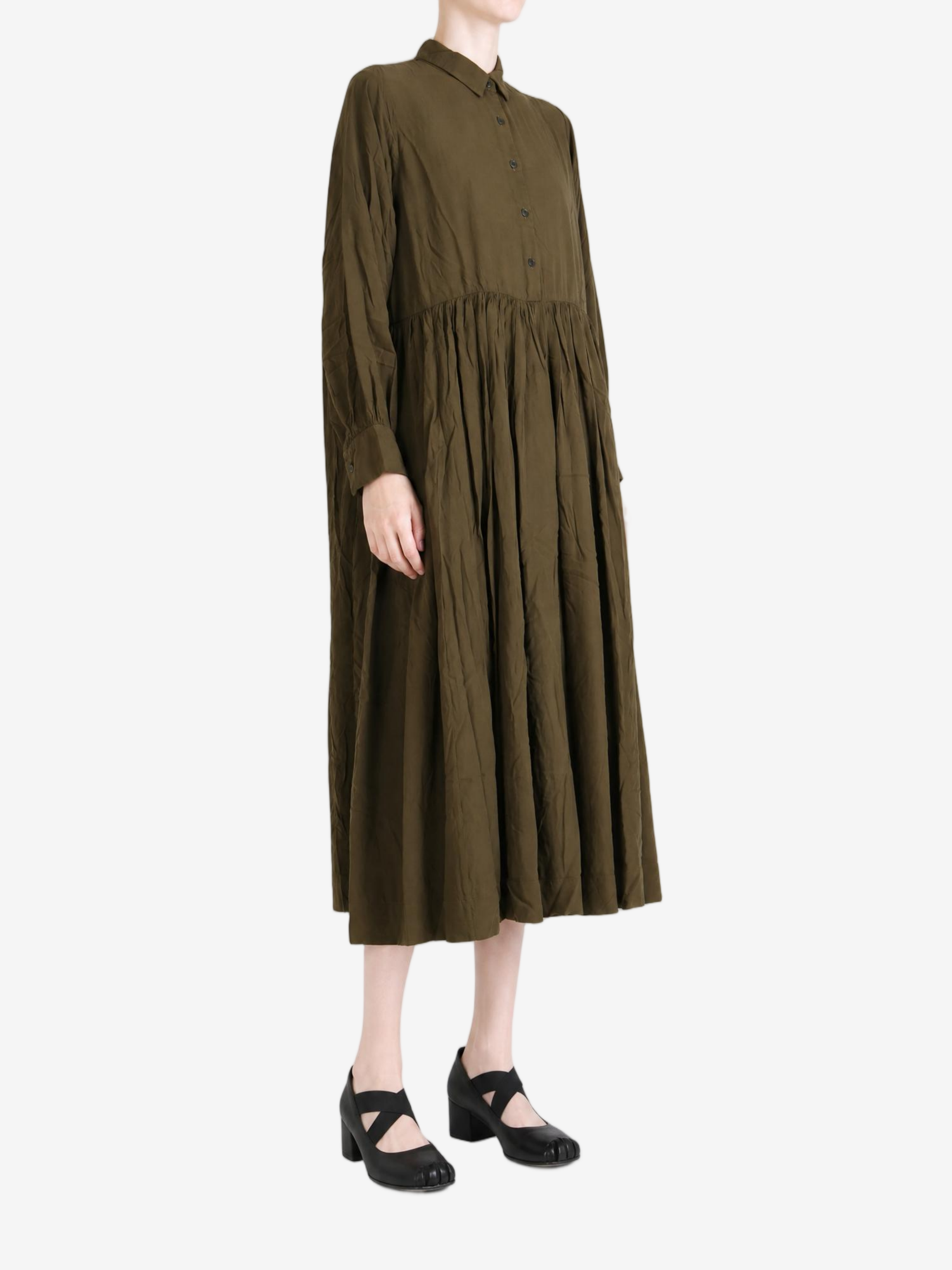 Green dress, full body view