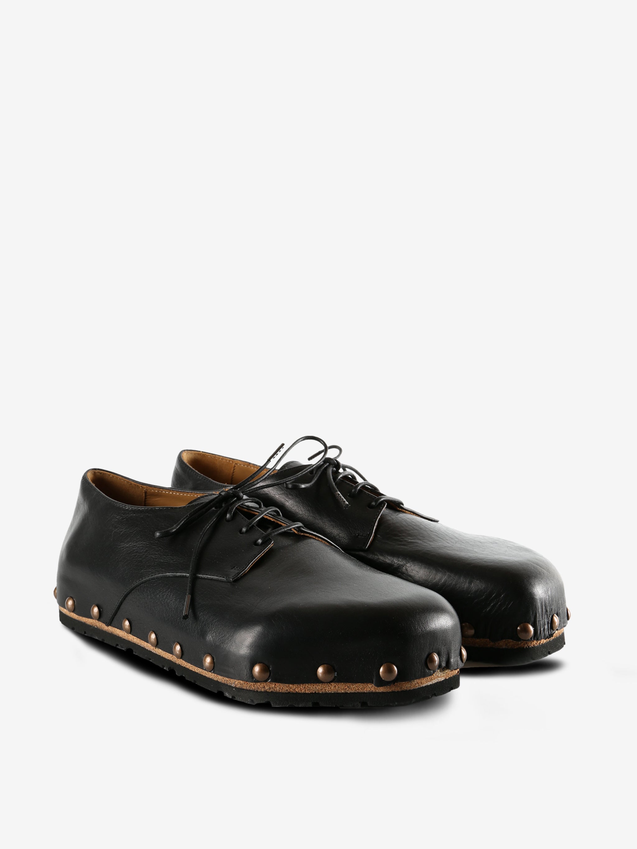 Black derby, side view