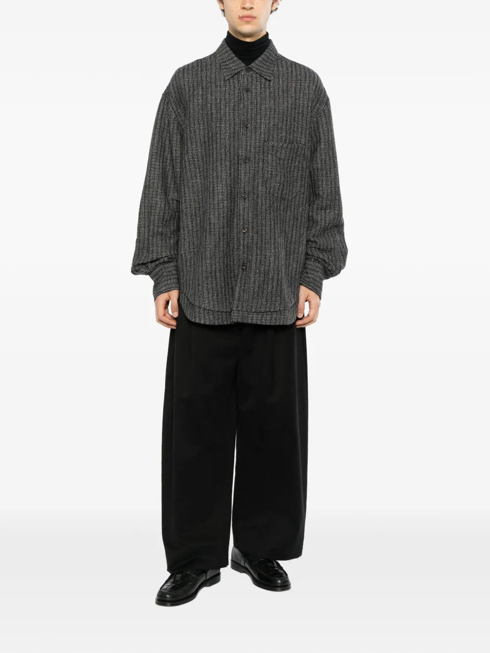 Grey shirt, full body view