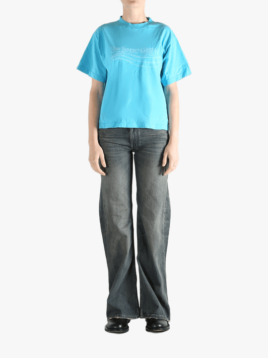 Blue t-shirt,full body view