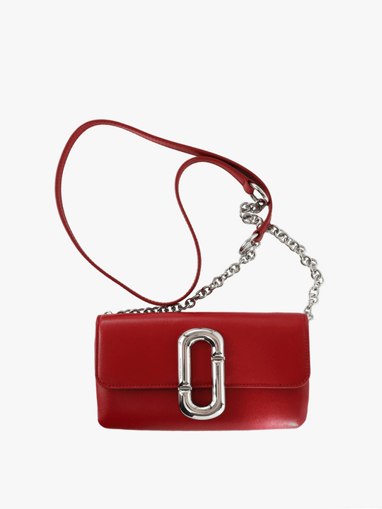 Red accessories, front view