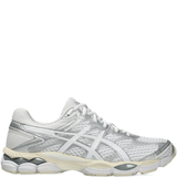 White sneakers,front view