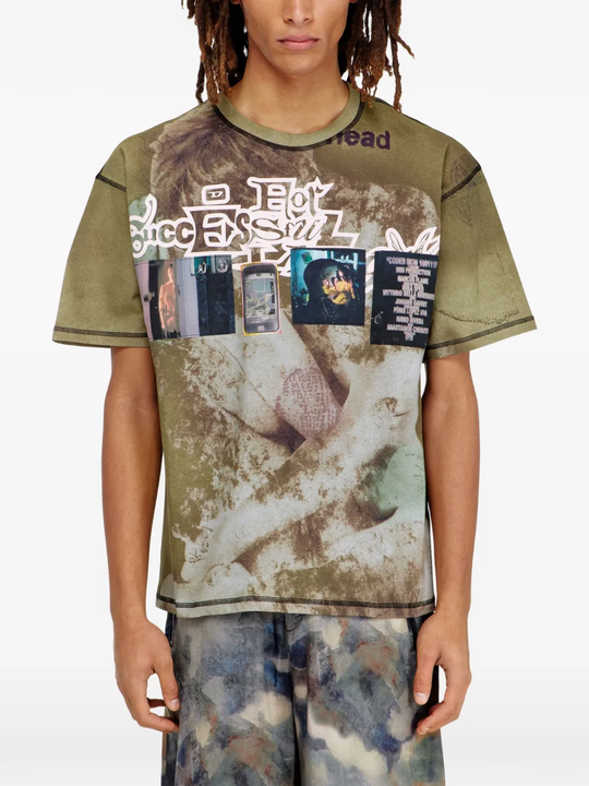 green t-shirts worn by a person, showing the tops fit