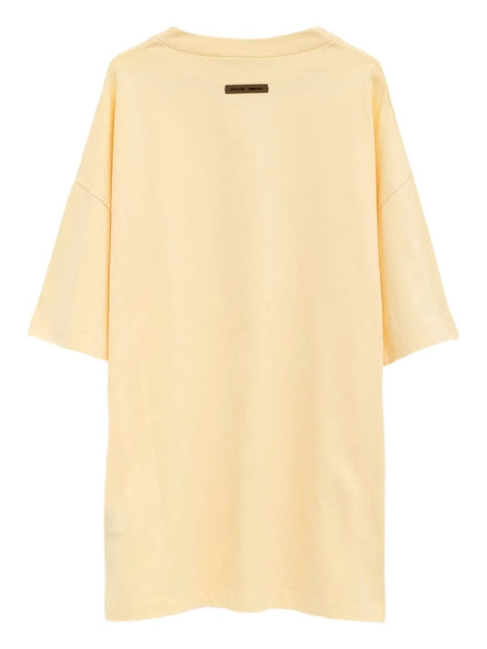 Yellow t-shirt, back view