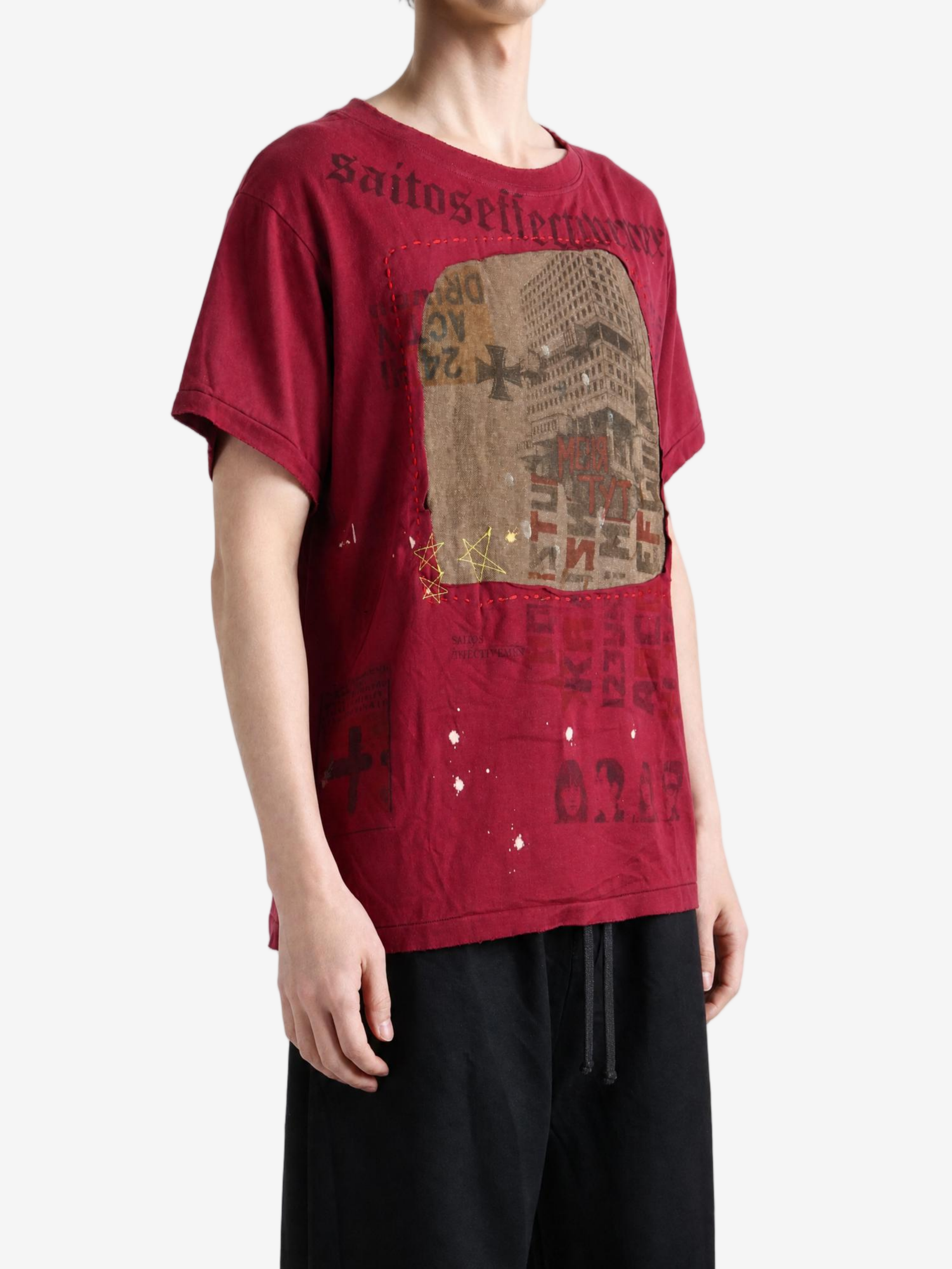 Burgundy t-shirt, full body view