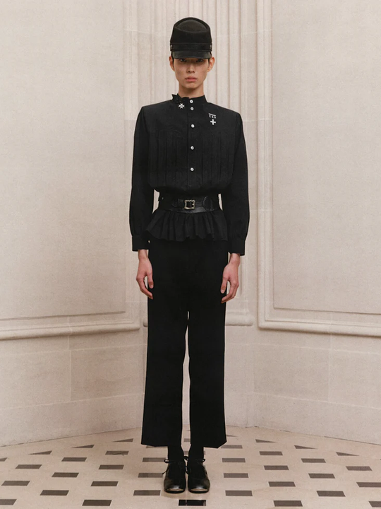 Black shirt, full body view