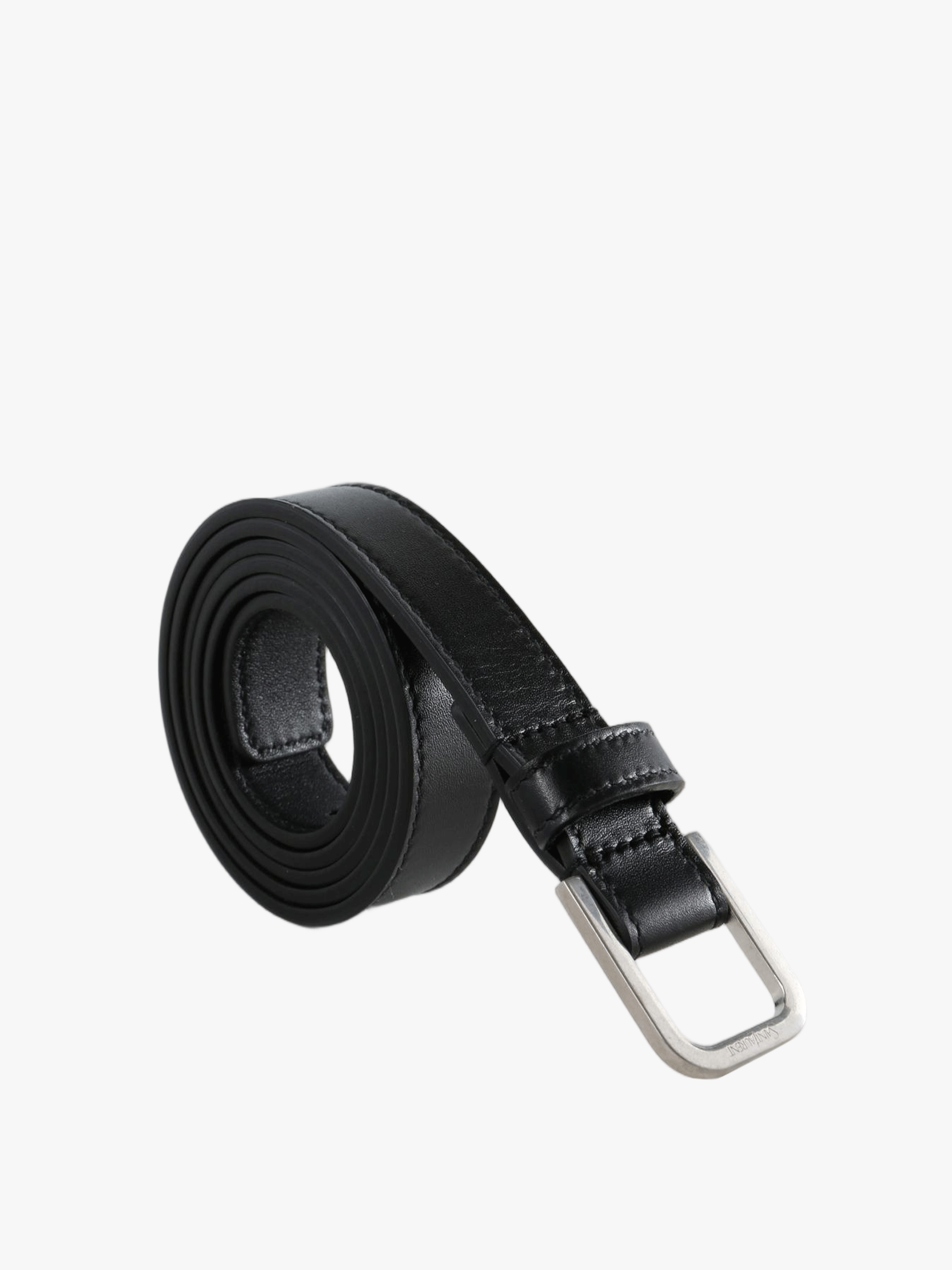 Black accessories, front view