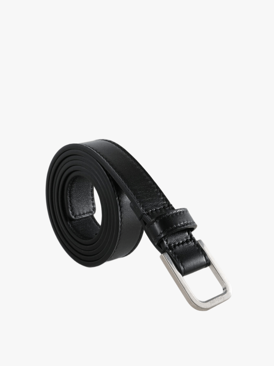 Black accessories, front view