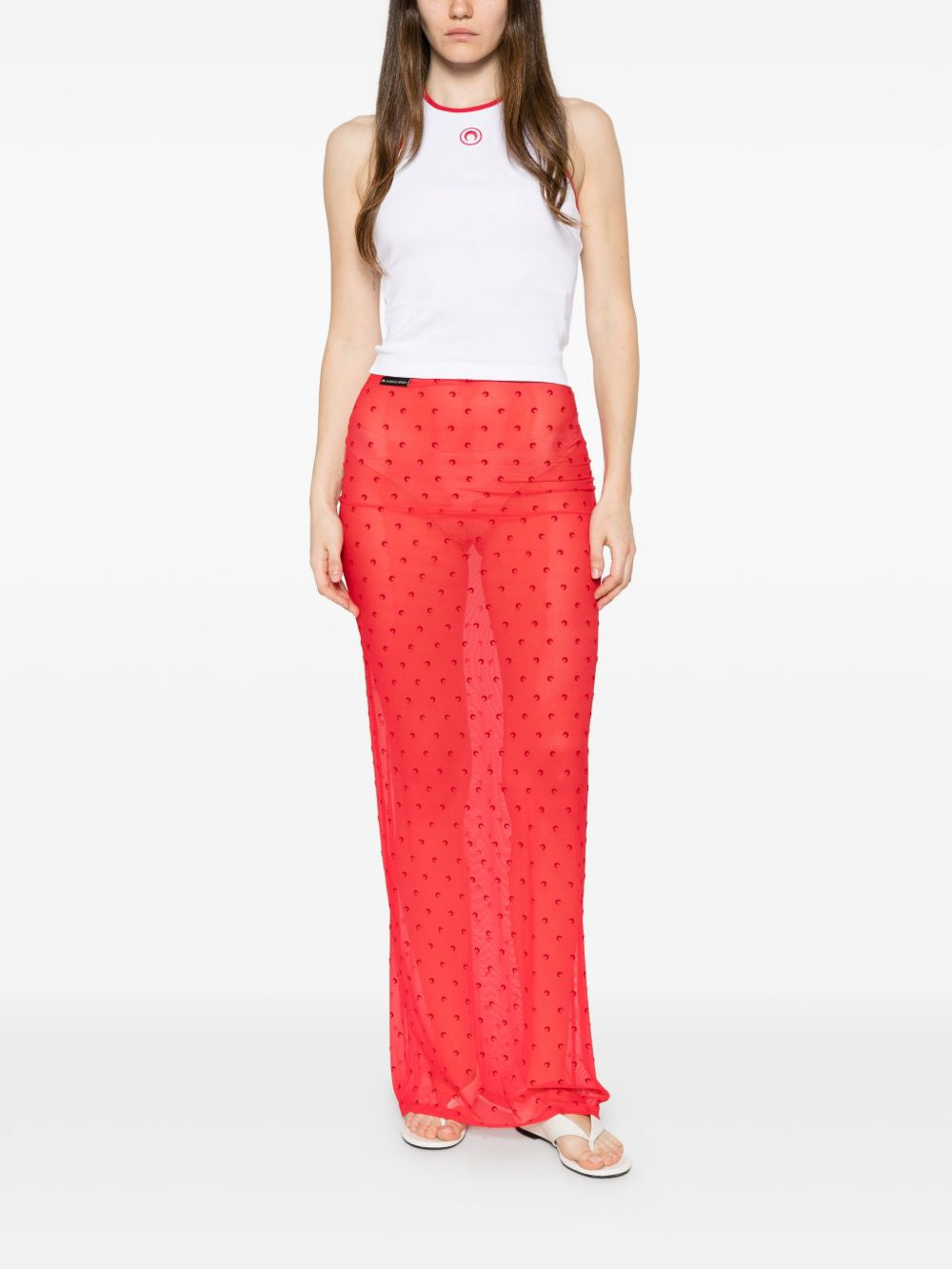 White top, full body iew