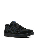 Black shoes, front view