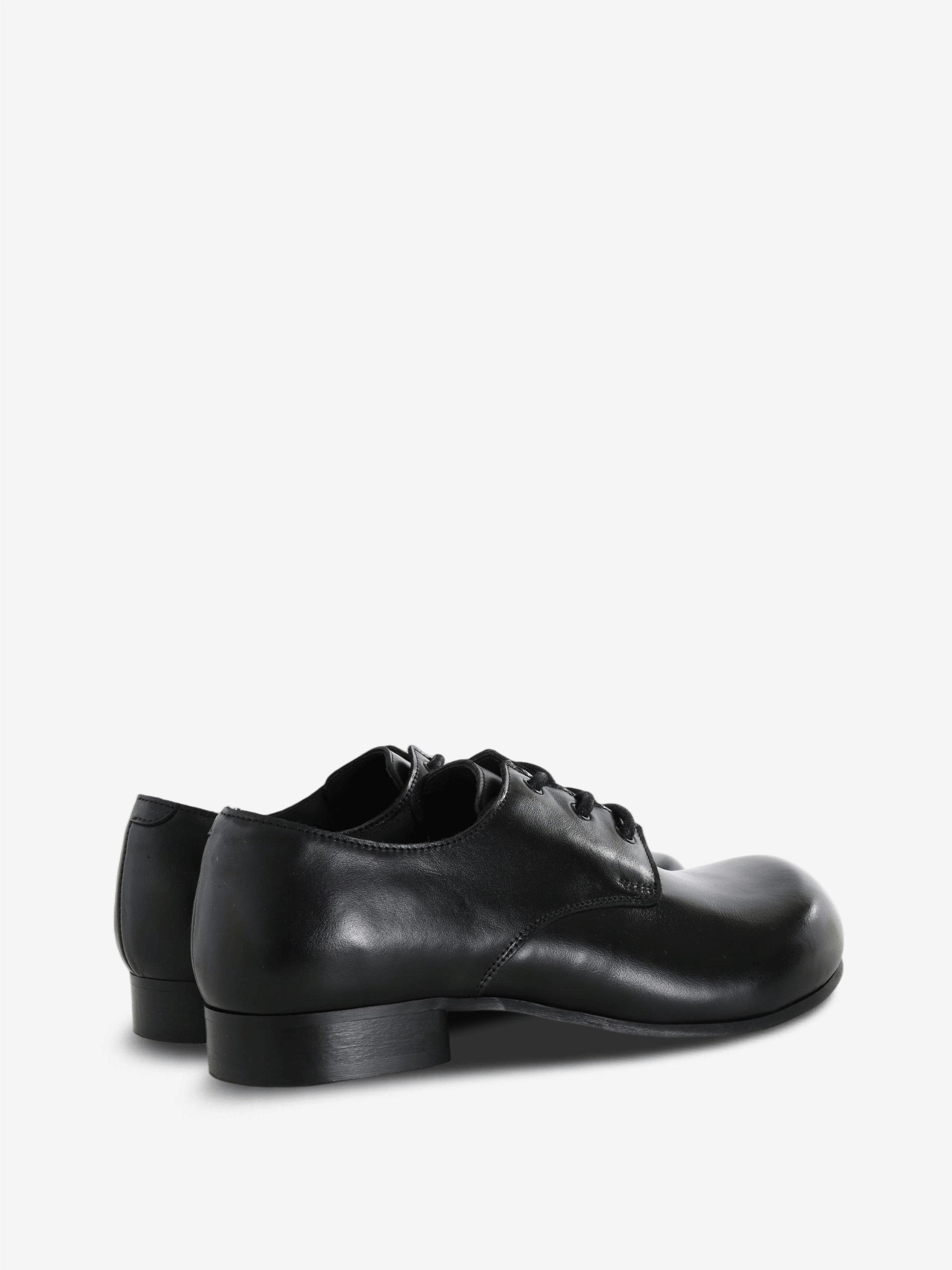 Black shoes, front view