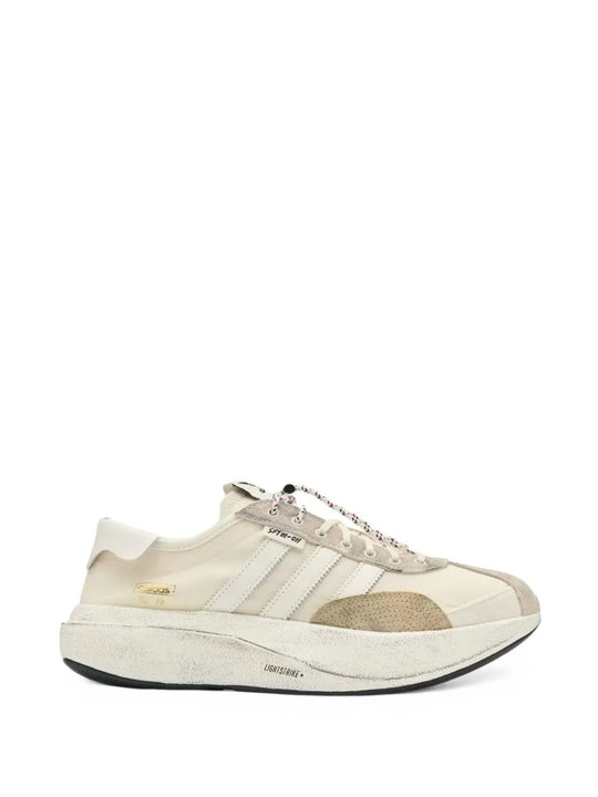 Tan shoes, front view