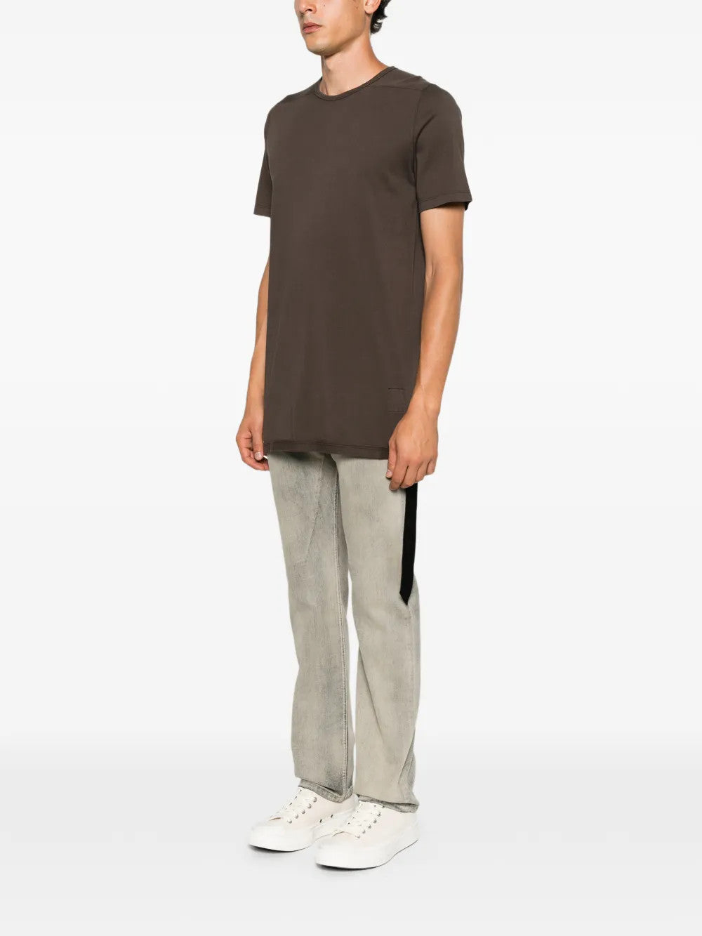 Brown t-shirt, full body view