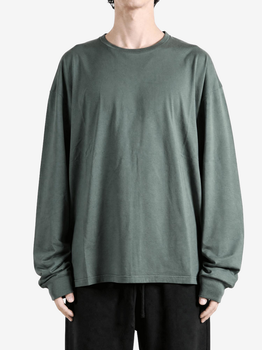 Green t-shirt, full body view