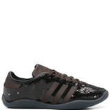 Black sneaker, front view