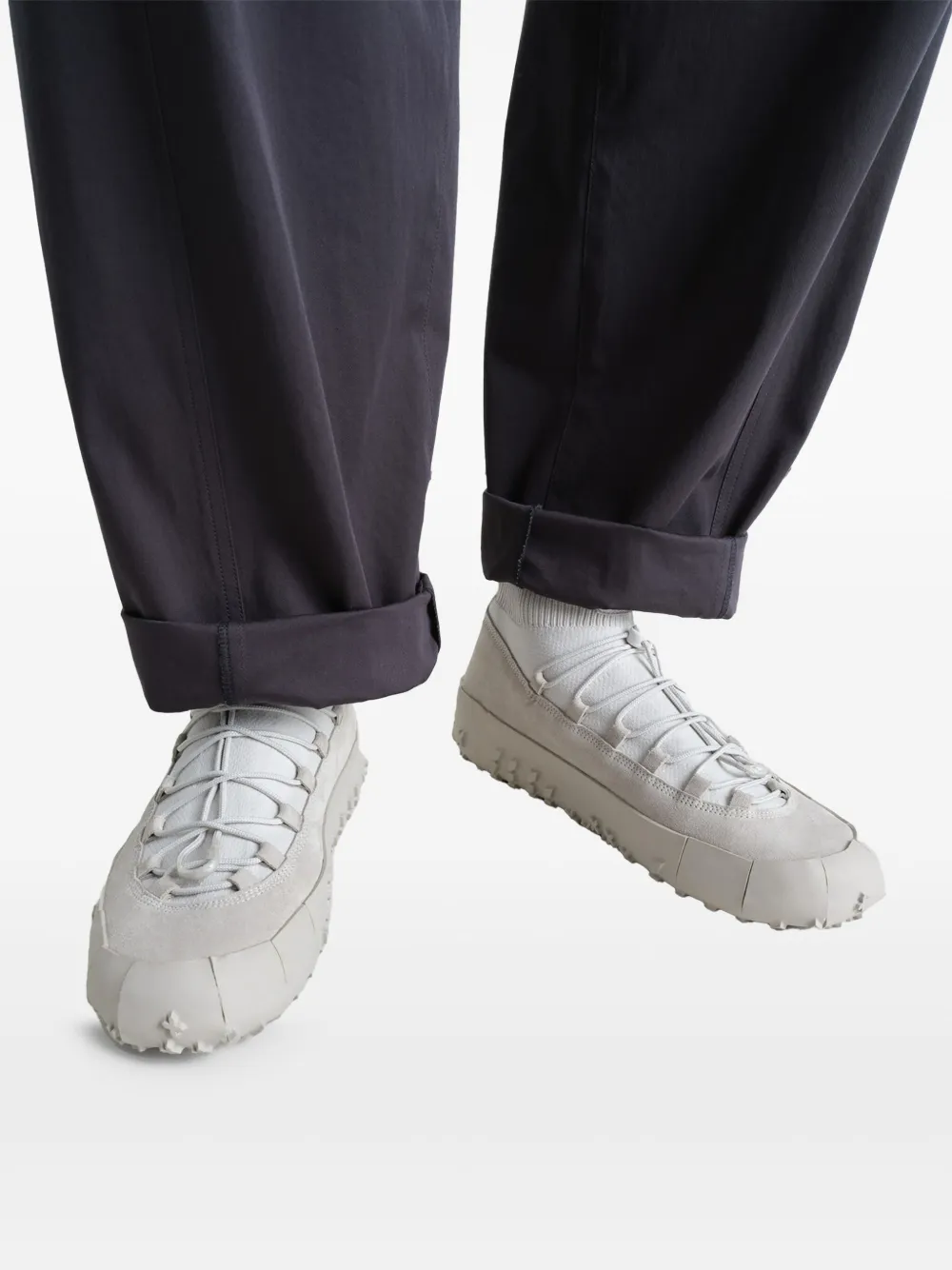 White sneakers,front view