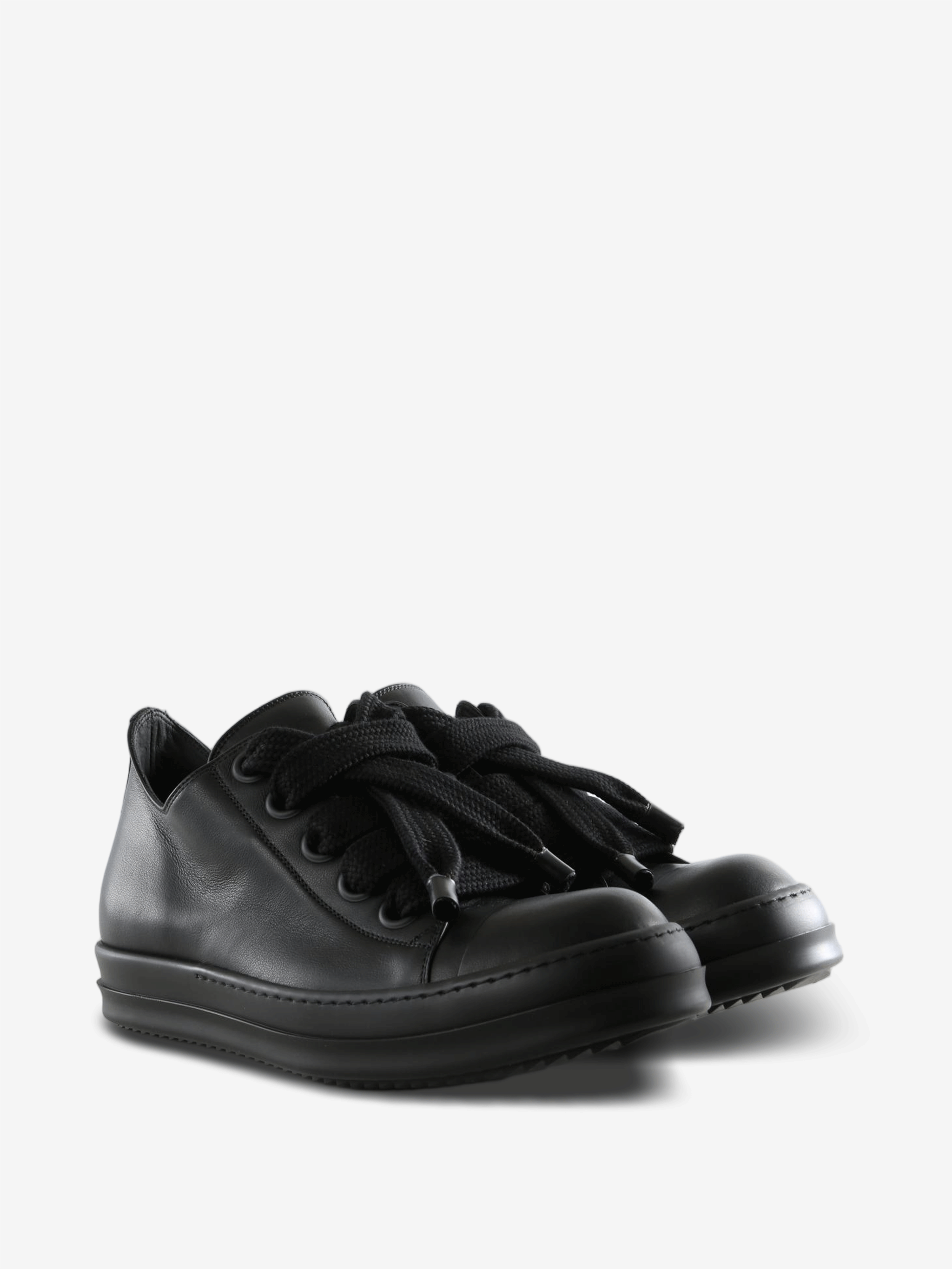 Black shoes, front view