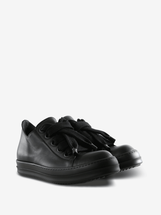 Black shoes, front view