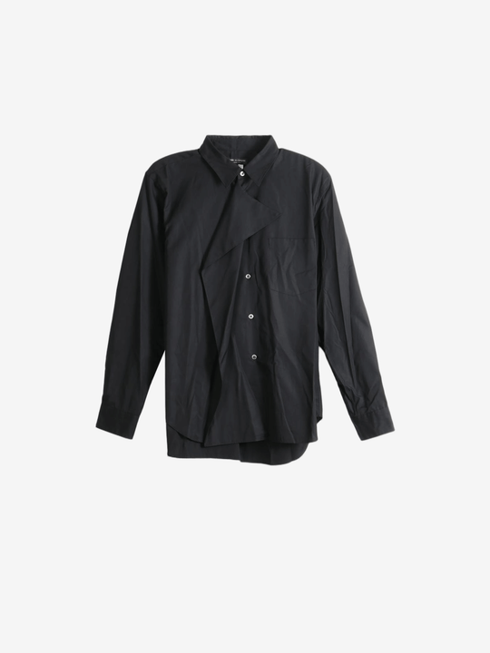 Black shirt, front view