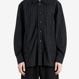 Black shirt, full body view