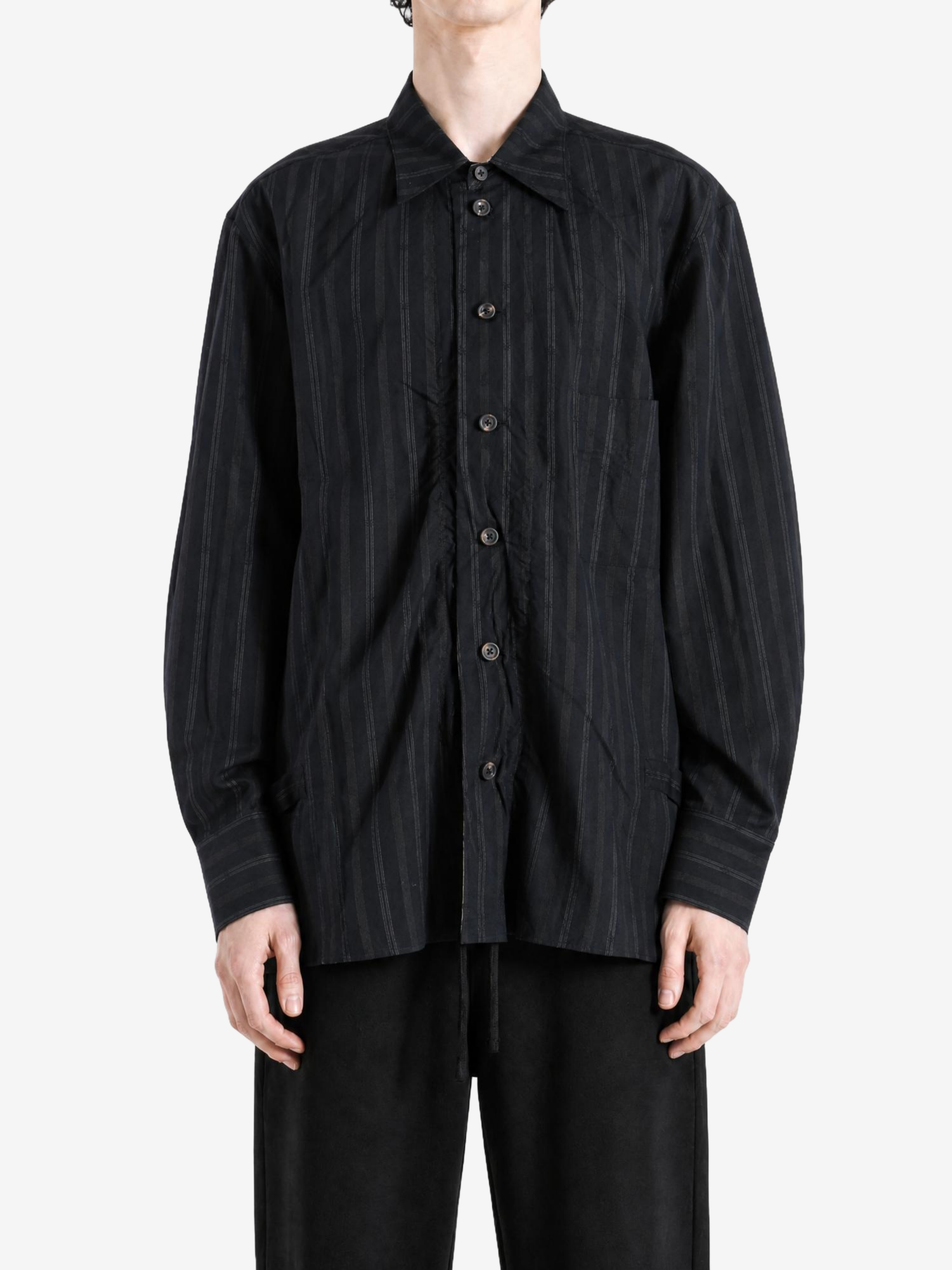 Black shirt, full body view