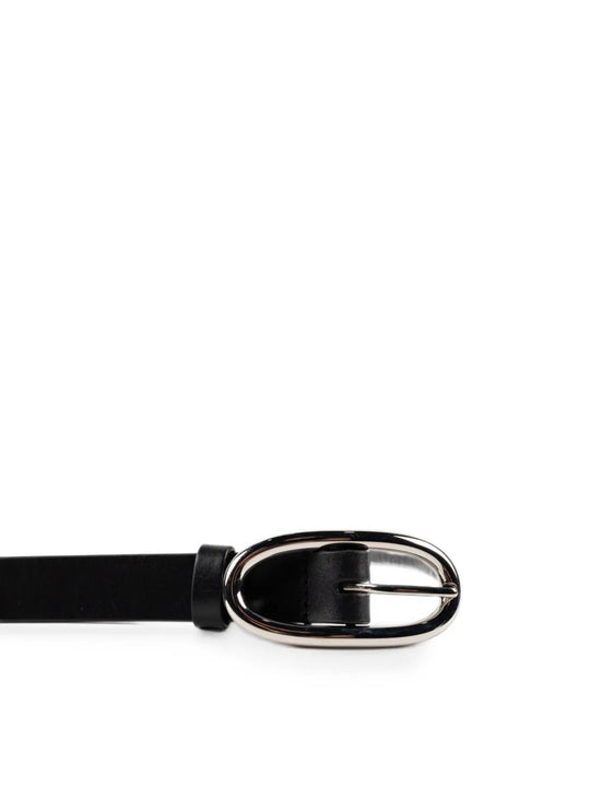 Black accessories, front view