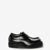 Black shoes, front view