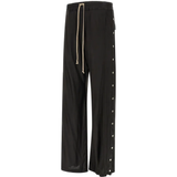 Black pants,side view