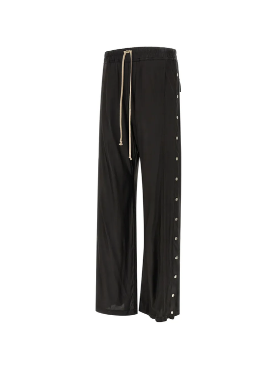 Black pants,side view
