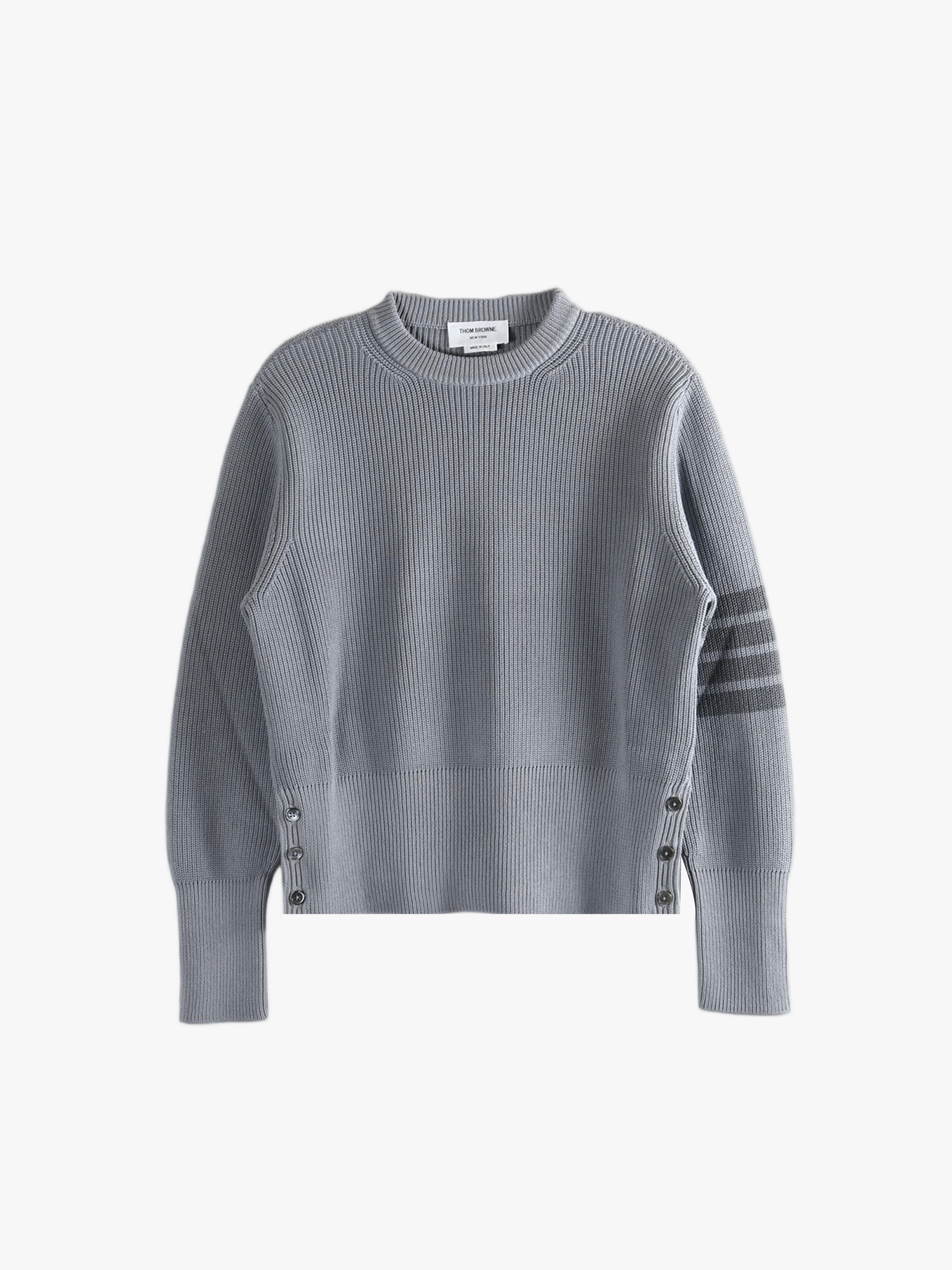 Grey pullover,front view