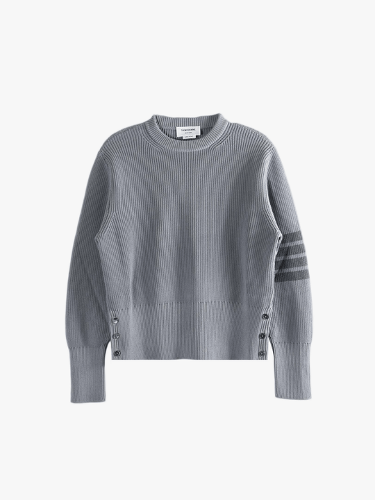 Grey pullover,front view