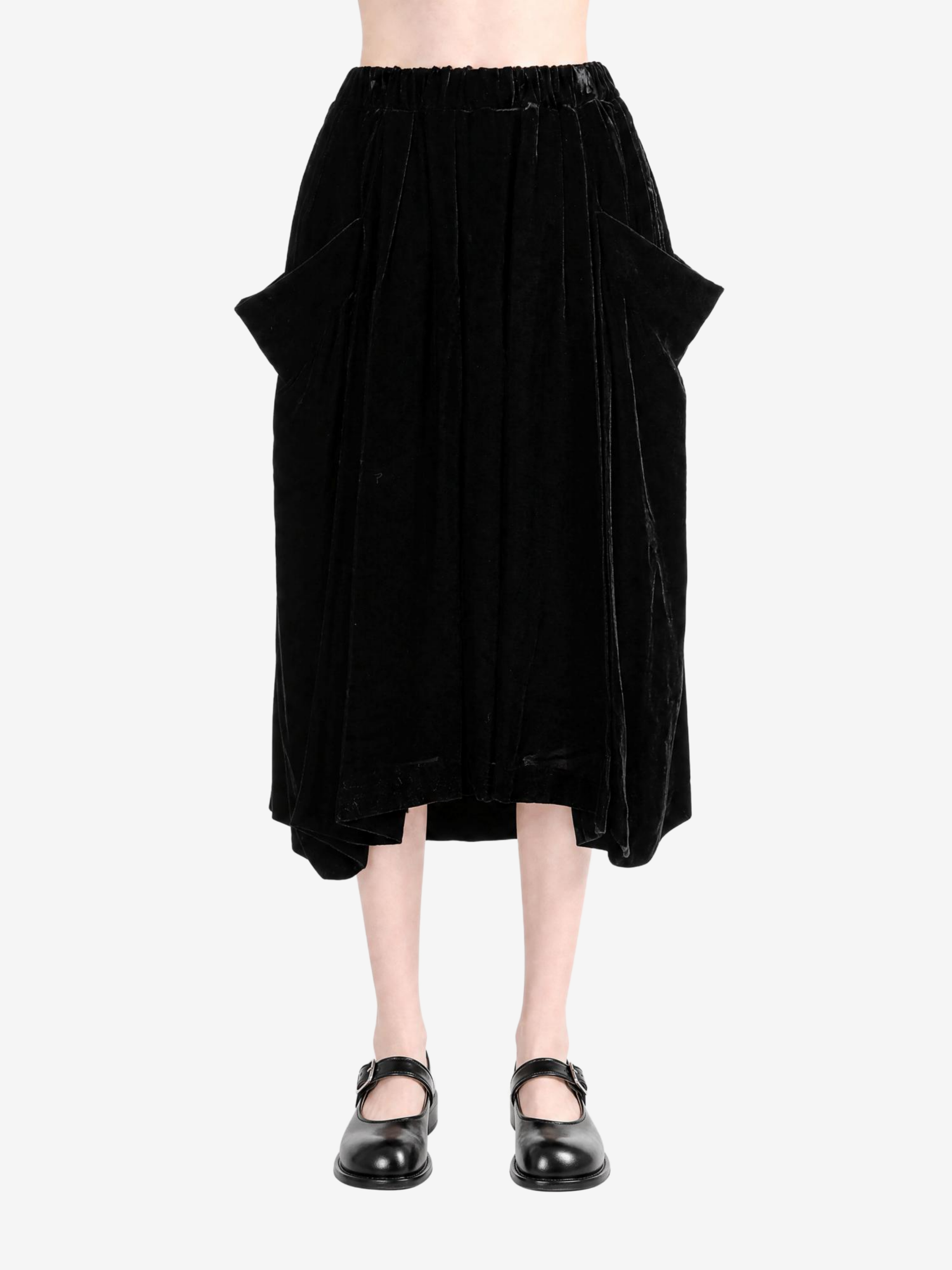 Black skirt, front view