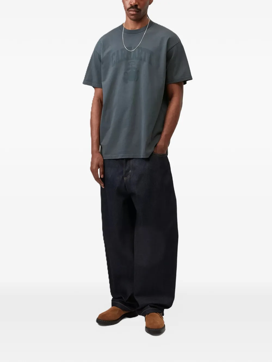 grey t-shirt, full body view