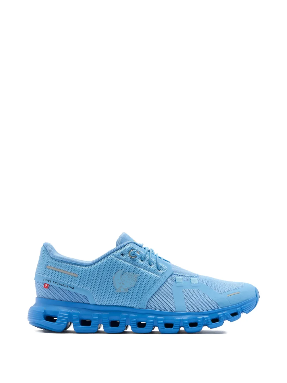 Blue sneaker,front view