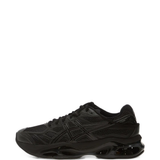 Black shoes, front view