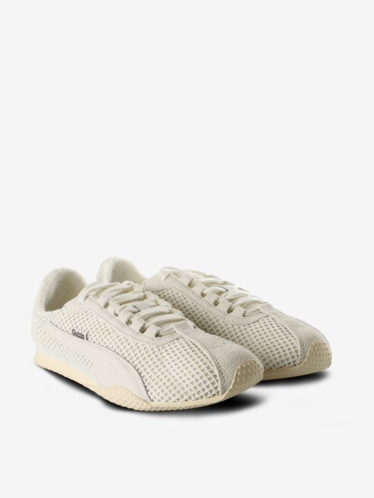 White sneakers,side view