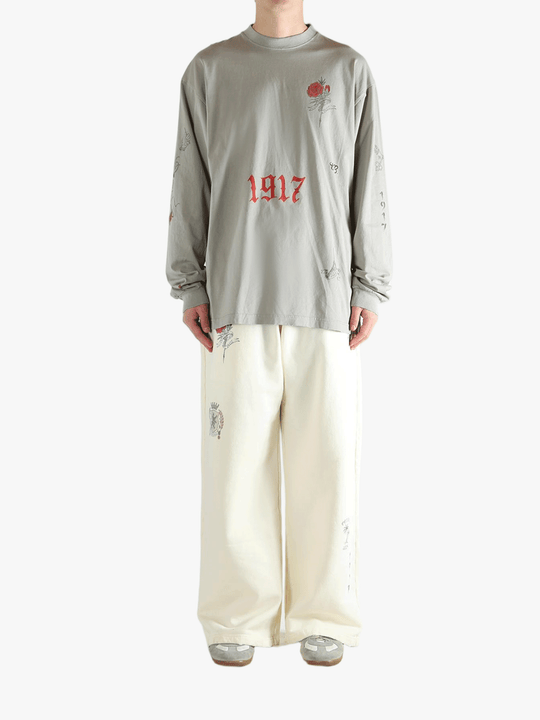 Grey tops,full body view